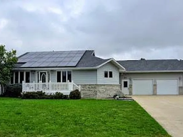 807 8th St SW, Pipestone, MN 56164