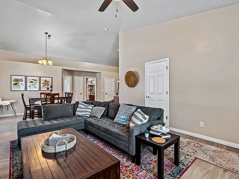 233 N Erastus Dr — Photo 30