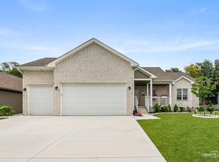20929 Lakewoods Ln, Shorewood, IL 60404
