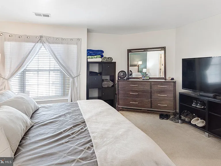 12703 Gartney Ln — Photo 17