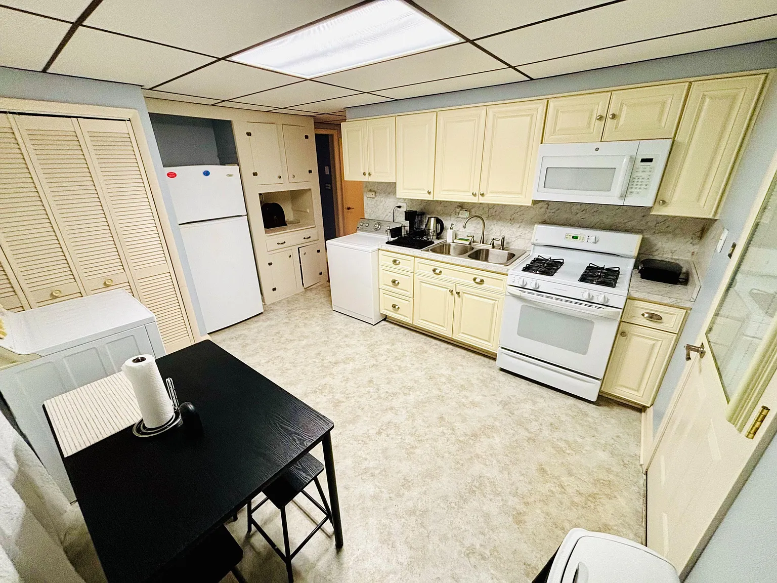 4 bed, 2.0 bath, 1260 sqft, $1,685 — Photo 2