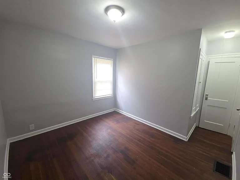 4969 Crittenden Ave — Photo 18