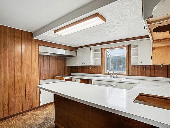 4th image of 3600 183rd St