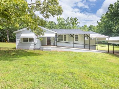 1317 E Broad St, Iva, SC, 29655