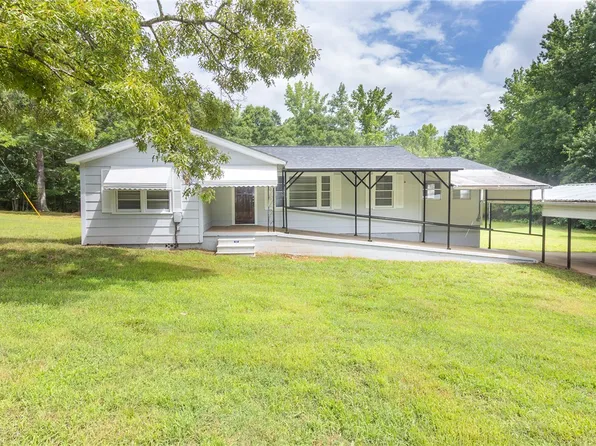 1317 E Broad St, Iva, SC 29655