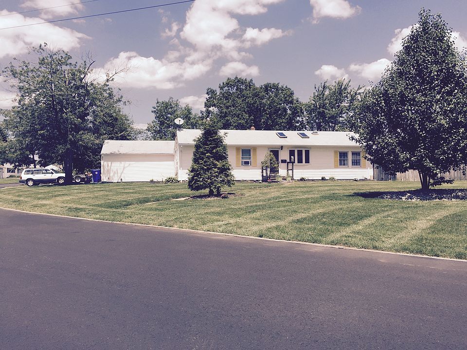 2nd image of 11 View Dr