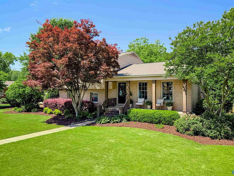1st image of 2209 Fleetwood Dr SE