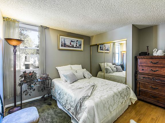 2nd image of 18620 Hatteras St Unit 258