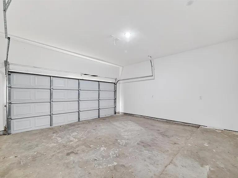 8628 Scott St — Photo 34