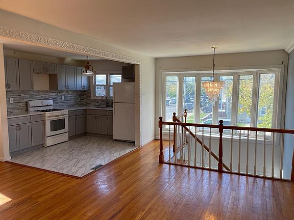Very Spacious Kitchen & Dining Space