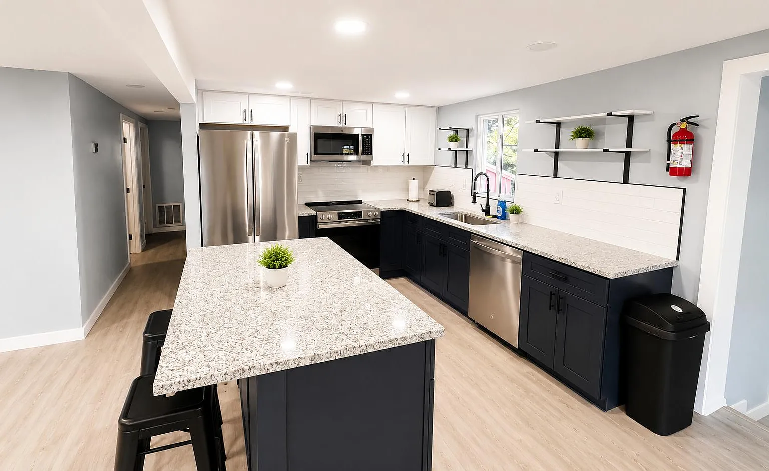 4 bed, 2.0 bath, 1328 sqft, $1,274 — Photo 3