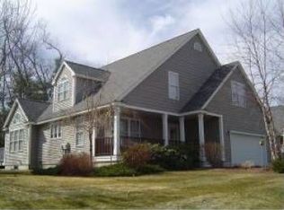 47 Vineyard Dr, Stratham, NH 03885