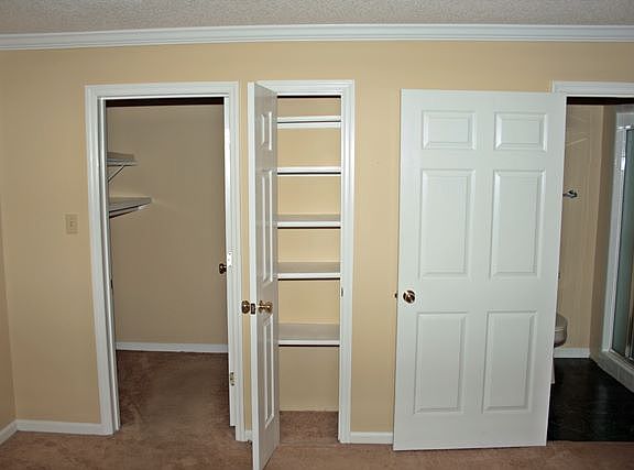 4th image of 133 1/2 N Ashley St APT A