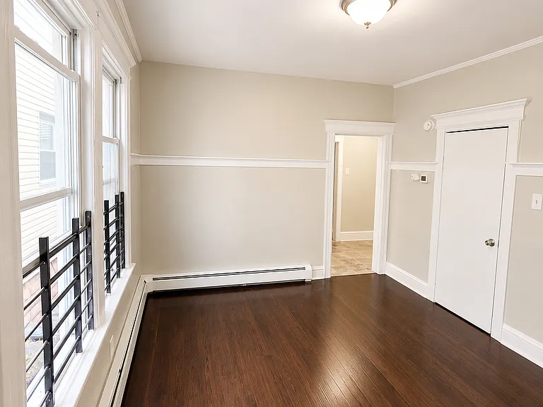 247 Amherst St #1L — Photo 4