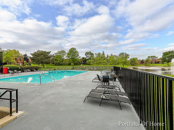4th image of 635 Limerick Ln APT 2C