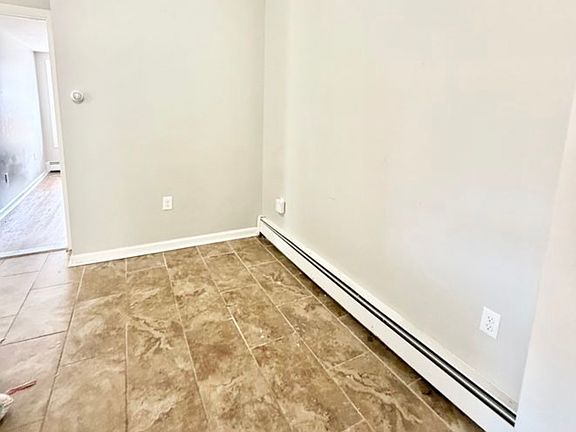 5th image of 338 Orange St