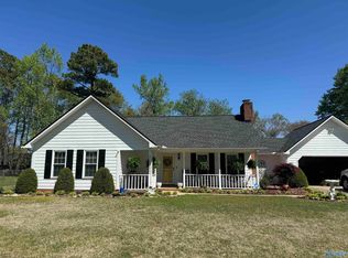 1803 Apache Dr, Albertville, AL 35950