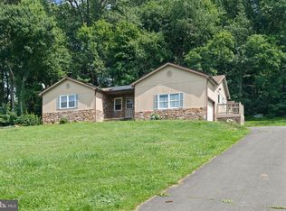 19 Pine Hill Rd, Landisburg, PA 17040