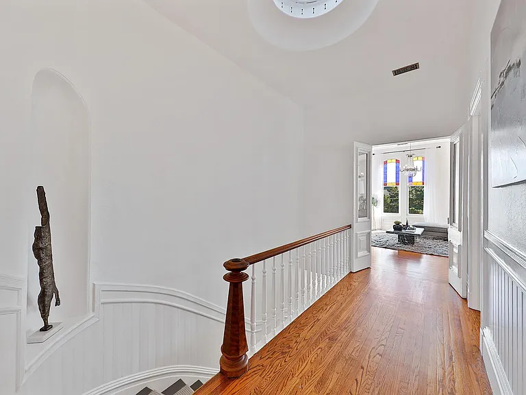 725 Webster St — Photo 23