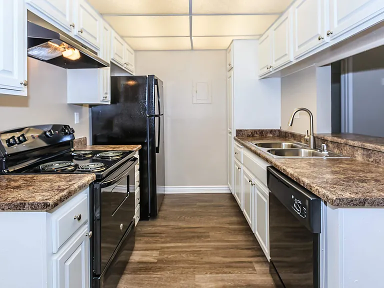 Birchwood Village Apartment Homes — Photo 33