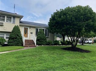 129 Pine Tree Ln, Tappan, NY 10983