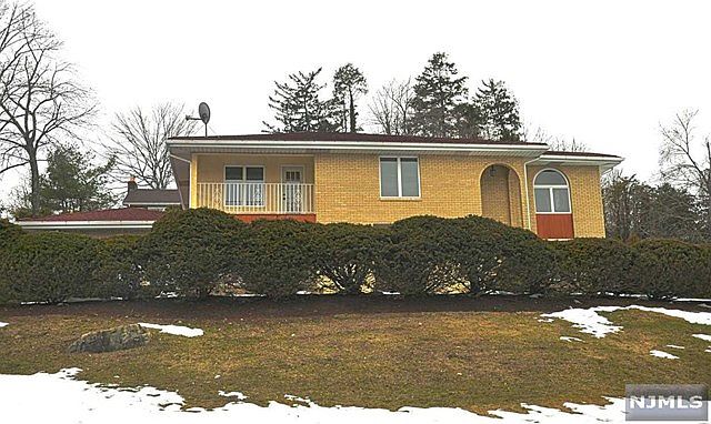2nd image of 656 East Dr