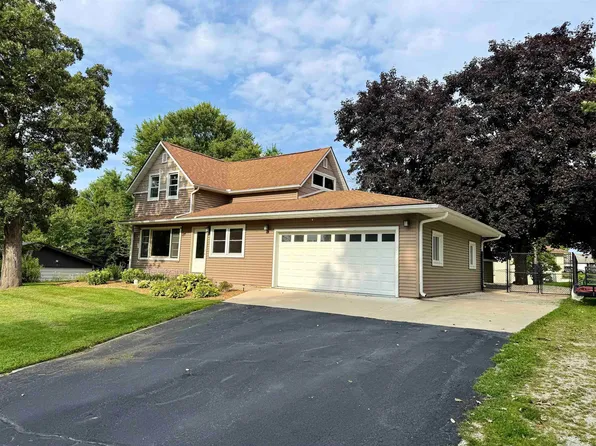 1500 Division St, Decorah, IA 52101