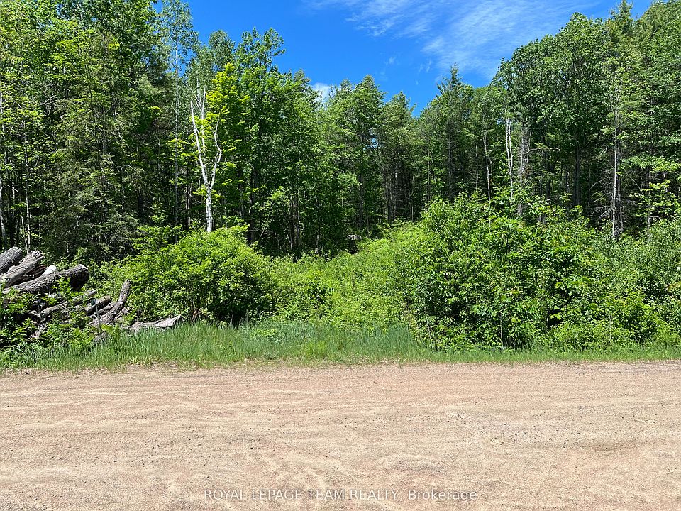 2nd image of 695 Long Lake Rd