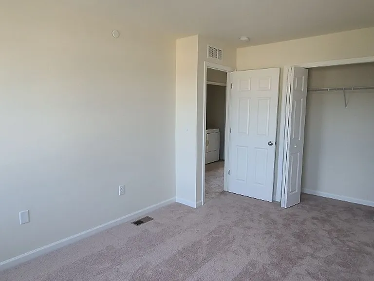 567 Brook Shire Ct — Photo 7