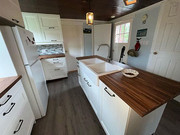 4th image of 1095 New Harbour Lundy Rd