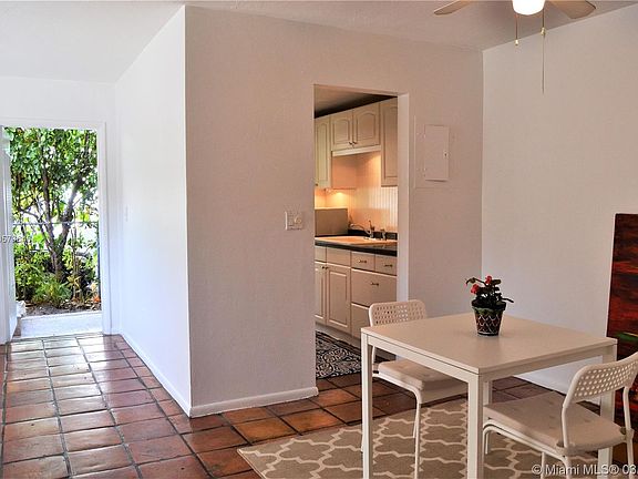 2nd image of 915 Lenox Ave APT 101