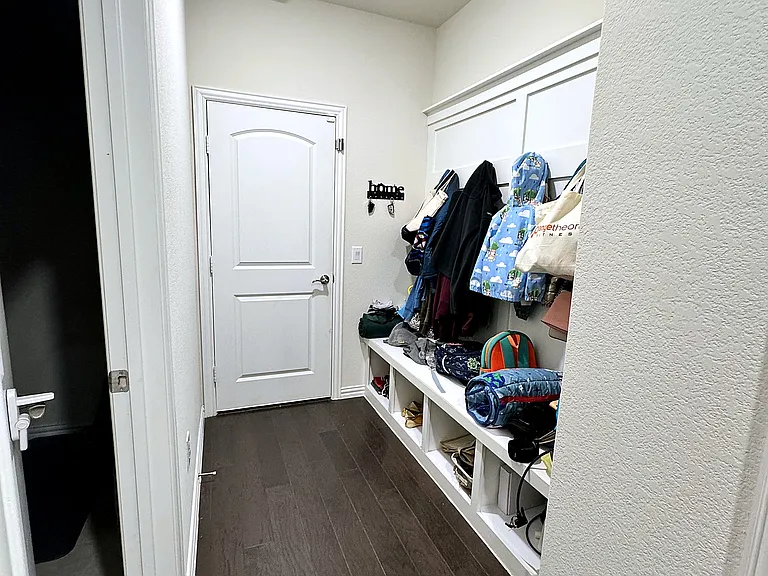 2509 Temple Dr — Photo 6
