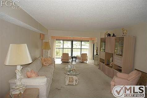 3rd image of 7430 Lake Breeze Dr APT 414