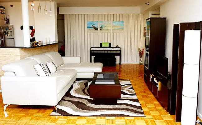 Sold by R New York | media 17