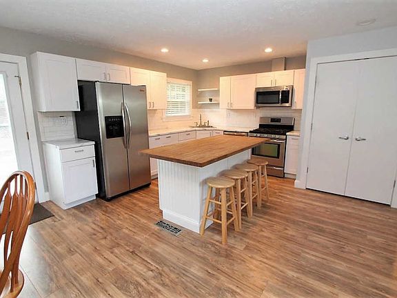 5th image of 80 Kenilworth Ct