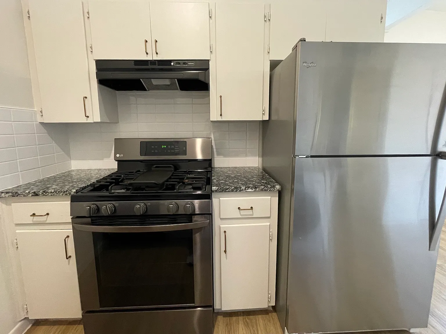 2 bed, 900 sqft, $1,395 — Photo 4
