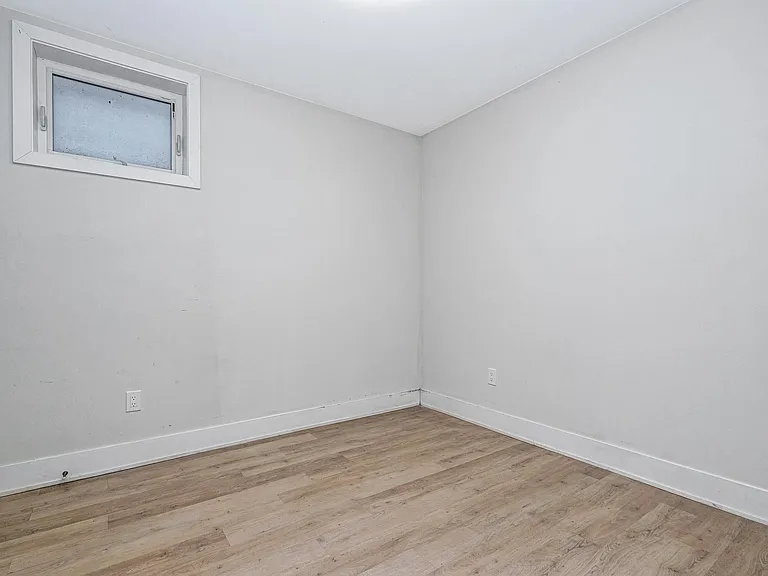 149 Henderson Ave — Photo 19