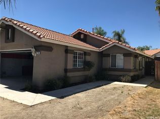 2206 Glimmer Way, Perris, CA 92571