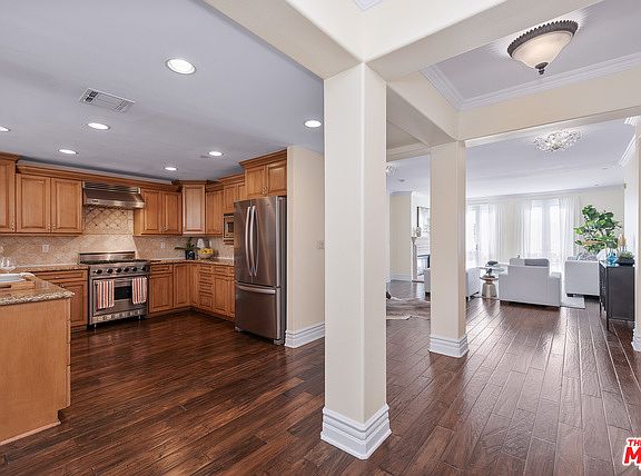 4th image of 1530 Camden Ave #Penthouse 4