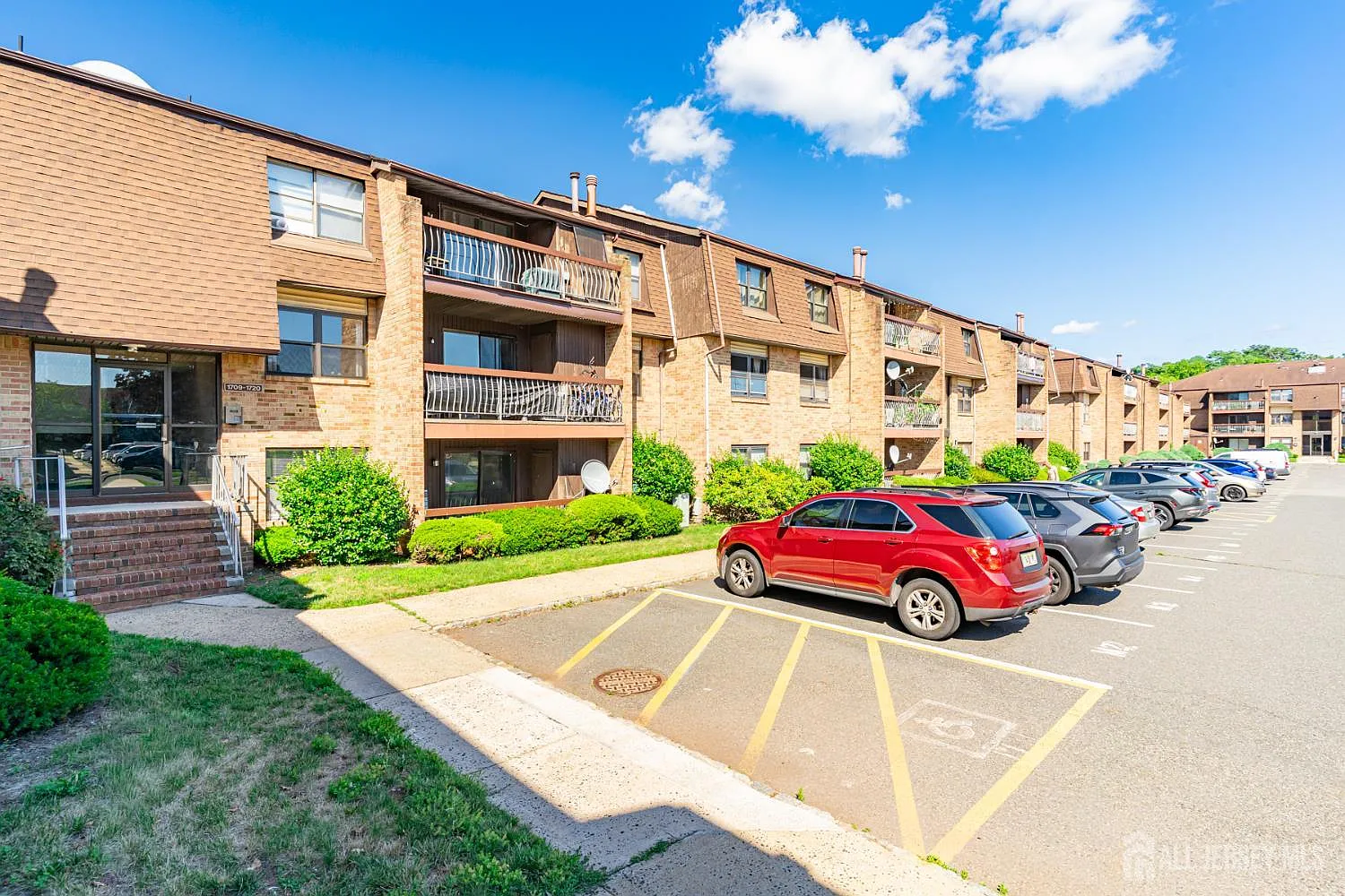 1 bed, 1.0 bath, 932 sqft, $1,850 — Photo 3