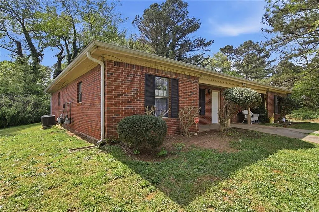 318 Freeport Dr #320 & 318 photo 1