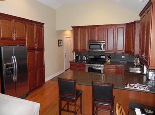 3227 N Clifton Ave #UNT3, Chicago, IL 60657
