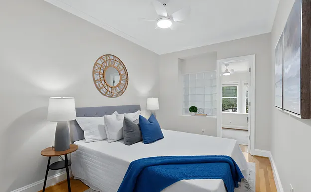 6 bed, 2620 sqft, $965 — Photo 2