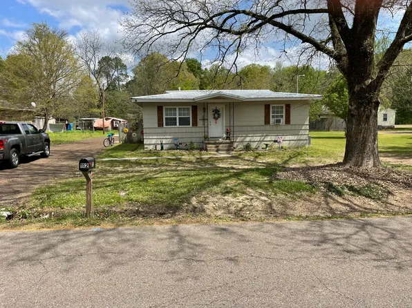 112 Meadow Hill Rd, West Point, MS 39773