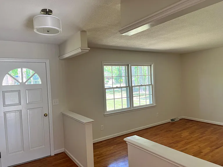 5606 Hillwood St — Photo 4