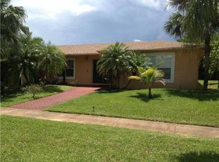 16651 Waters Edge Dr, Weston, FL 33326