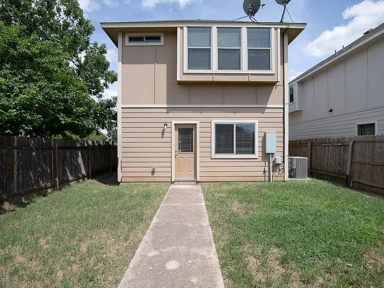 4528 Credo Ln — Photo 11