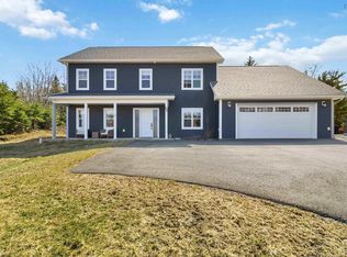 17 Concordia Dr, Lunenburg, NS B4V 9G1