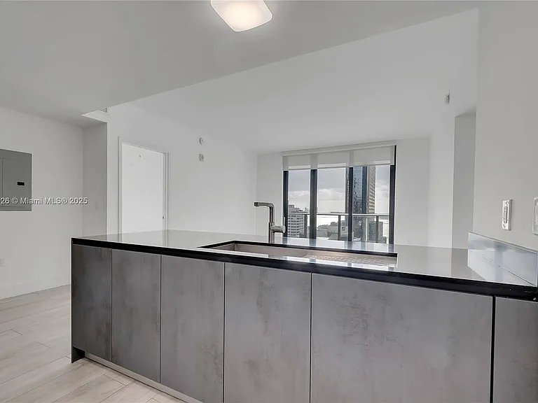 1010 Brickell Ave #1904 — Photo 4