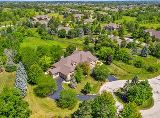 10713 N Essex Ct, Mequon, WI 53092